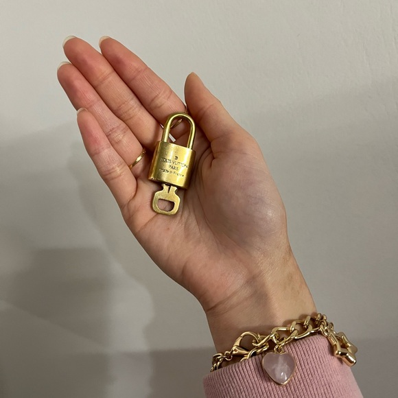 Louis Vuitton Gold Matching Lock & Key Set #301 🔐💗 - Picture 2 of 4